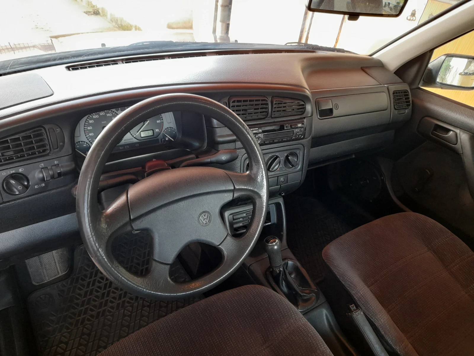 VW Vento 1.8GL 75kc - изображение 10