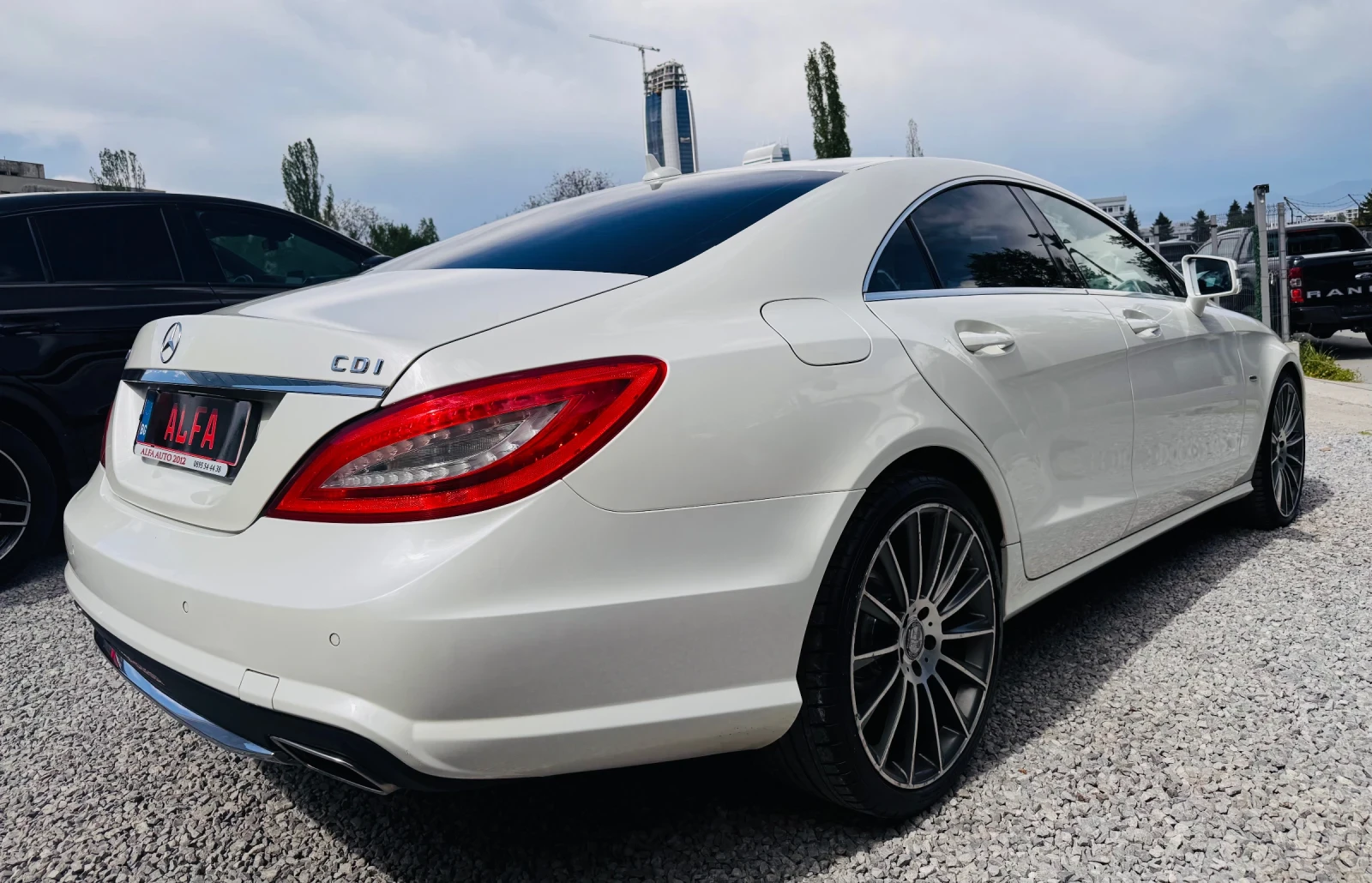 Mercedes-Benz CLS 350 КАПАРИРАНА!!! - изображение 6