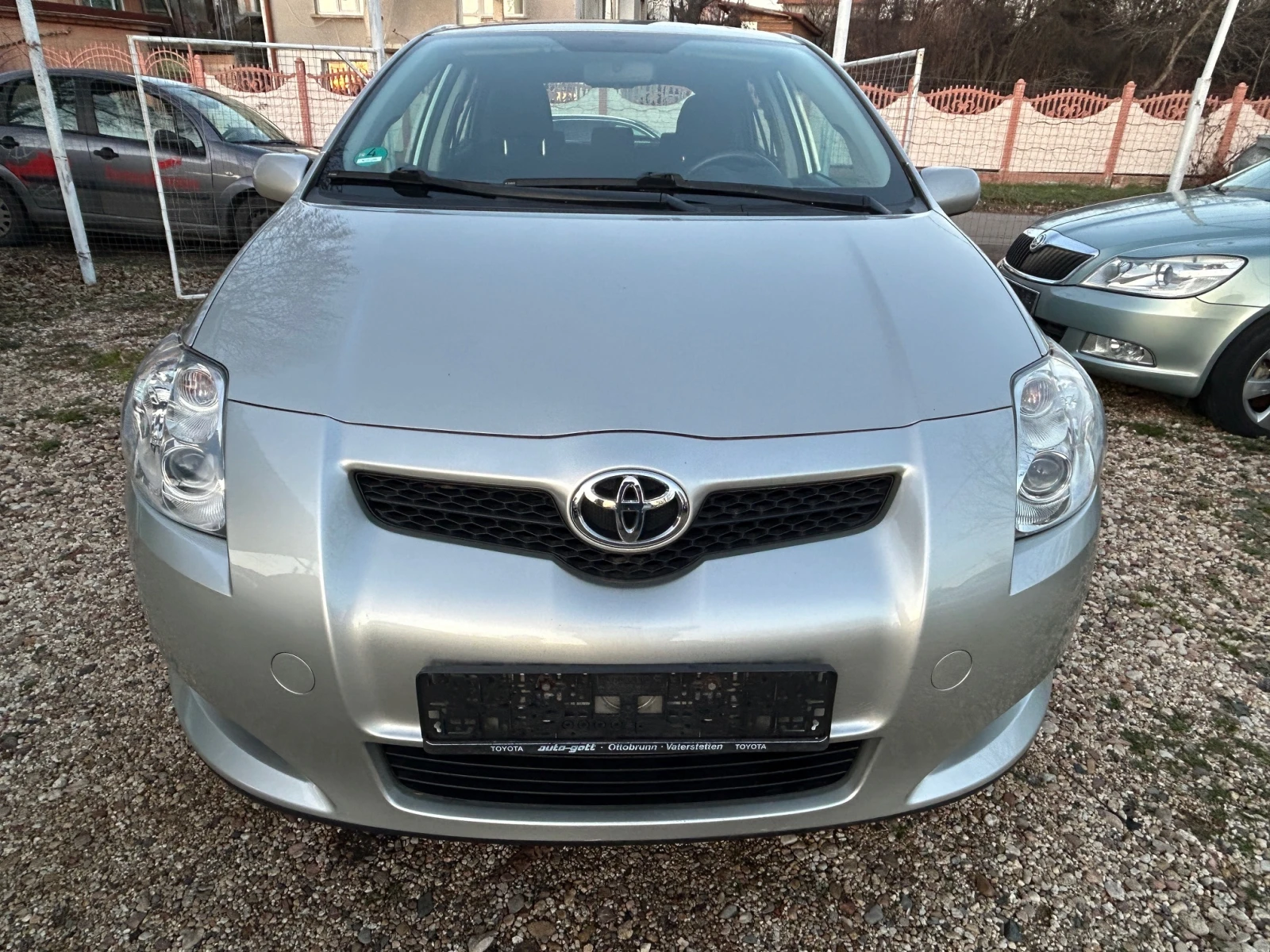 Toyota Auris 1.4i-97k.c. - изображение 5