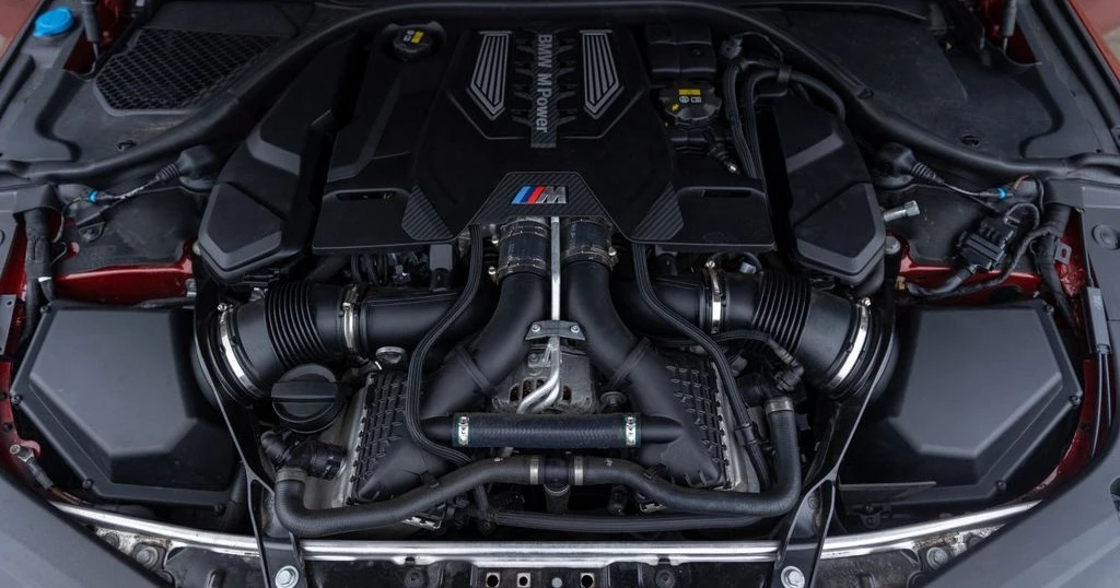 BMW M8 Competition xDrive - изображение 4
