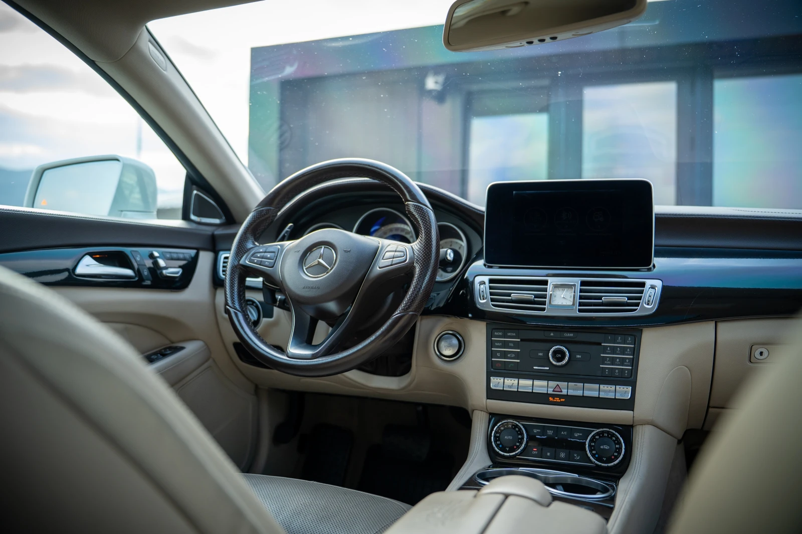 Mercedes-Benz CLS 400 * AMG* FULL LED, снимка 9 - Автомобили и джипове - 52650935