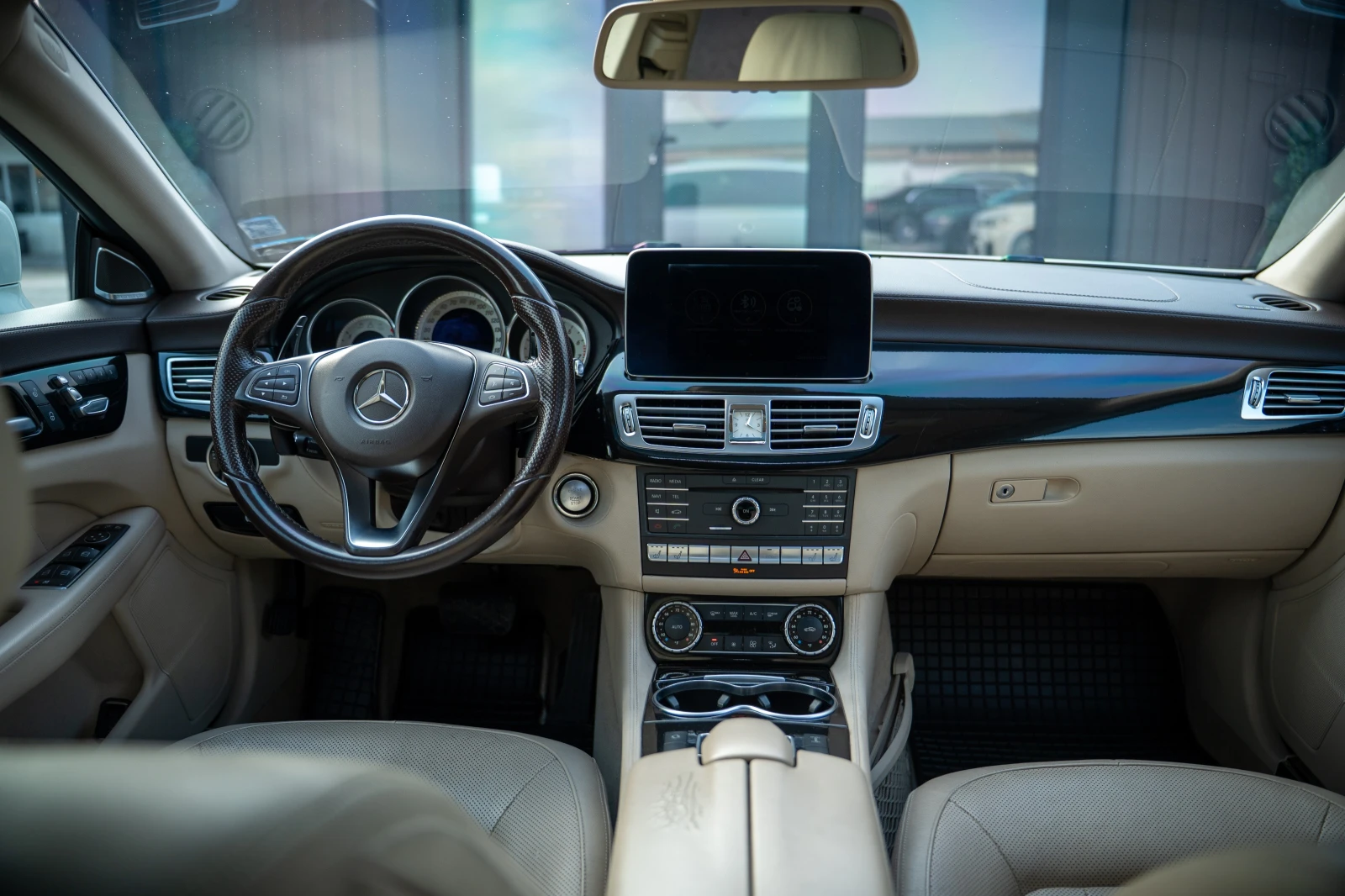 Mercedes-Benz CLS 400 * AMG* FULL LED, снимка 10 - Автомобили и джипове - 52650935