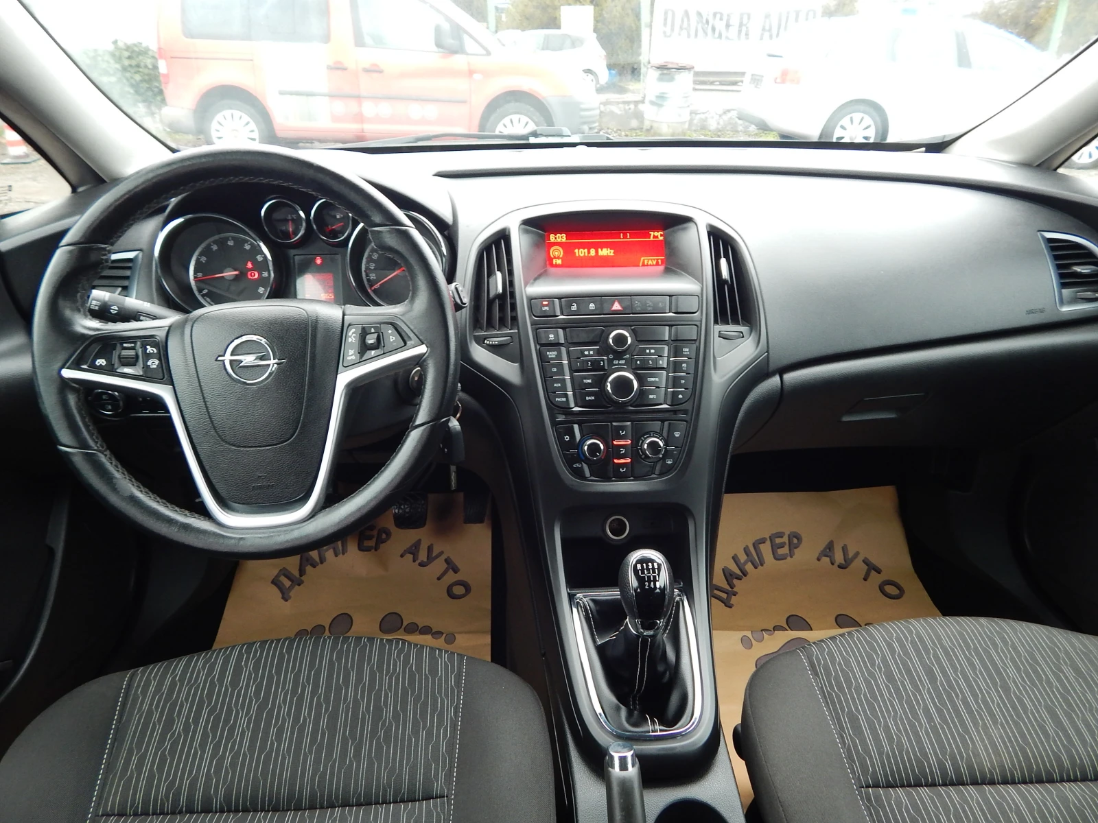 Opel Astra 1.4T* ���* 140�.* ����5�*  | Mobile.bg � ����������� 12