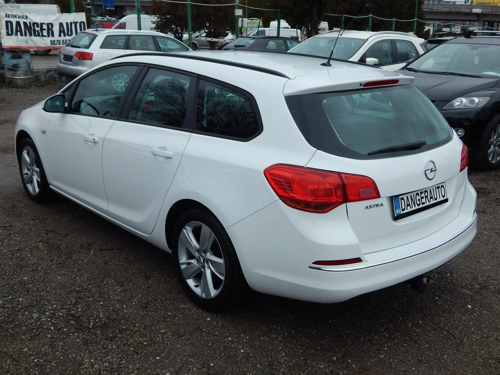 Opel Astra 1.4T* ГАЗ* 140к.* ЕВРО5В*  - изображение 6