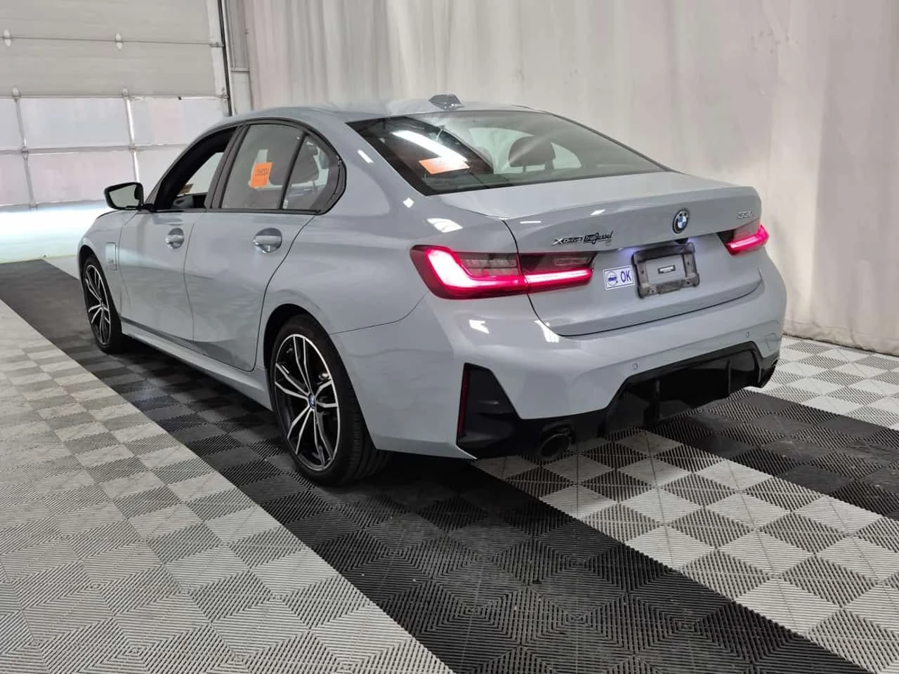 BMW 330 * 330E * XDRIVE * M ПАКЕТ * КАМЕРА * ПОДГРЕВИ, снимка 3 - Автомобили и джипове - 53729258