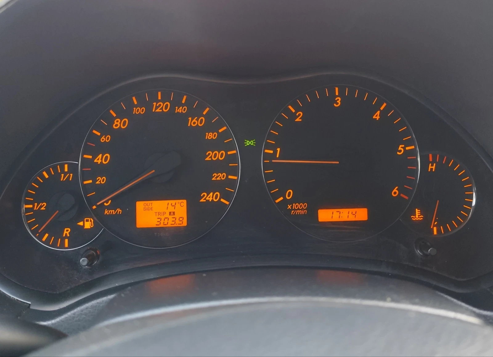 Toyota Avensis 2.2D4D 150 к.с. Климатроник , снимка 7 - Автомобили и джипове - 53738493