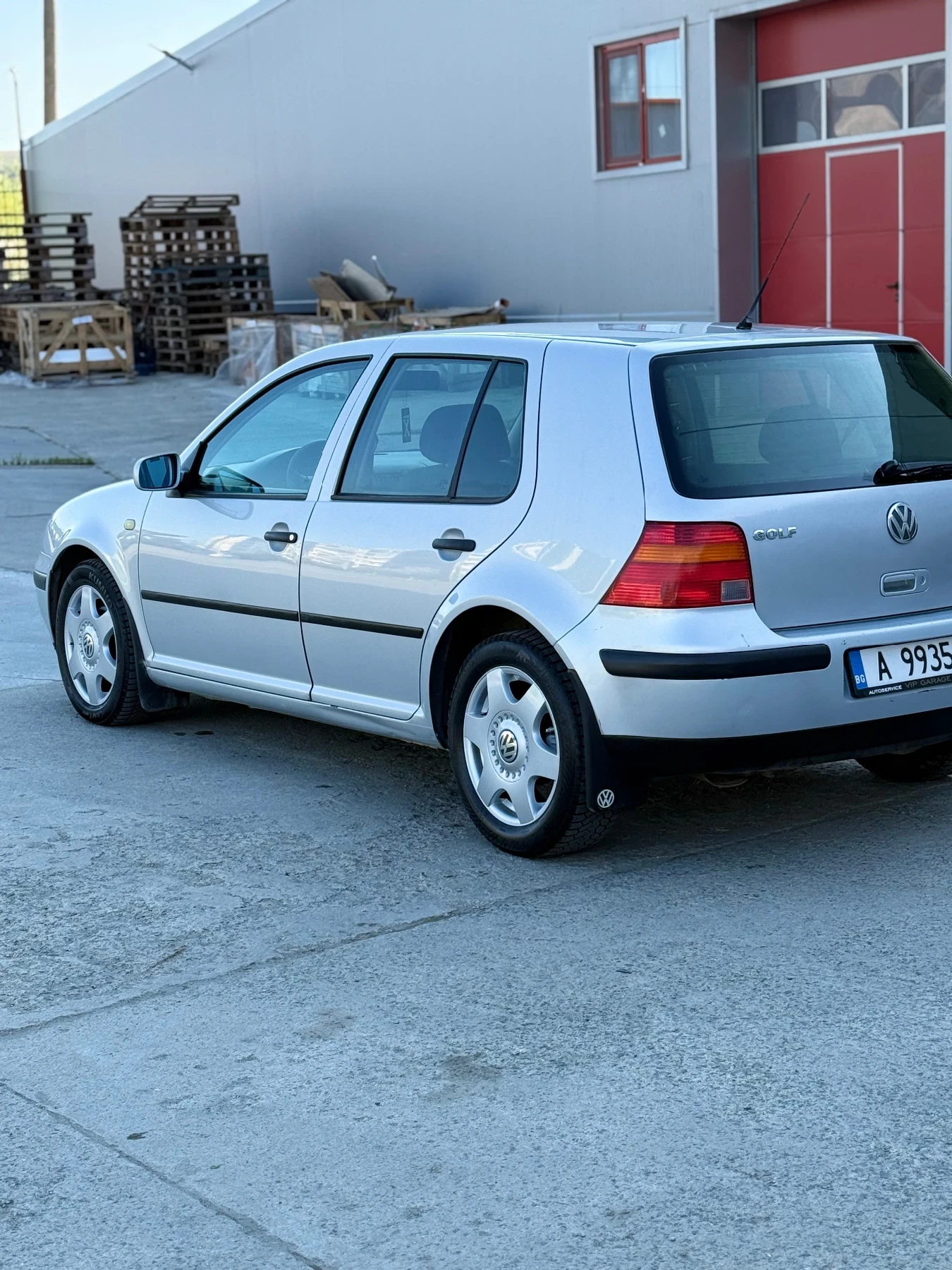 VW Golf 1.8, снимка 5 - Автомобили и джипове - 54100761