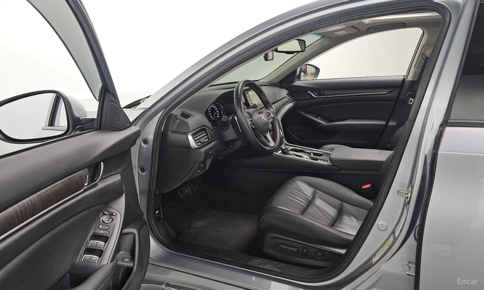 Honda Accord 1.5 Turbo, снимка 10 - Автомобили и джипове - 55048756