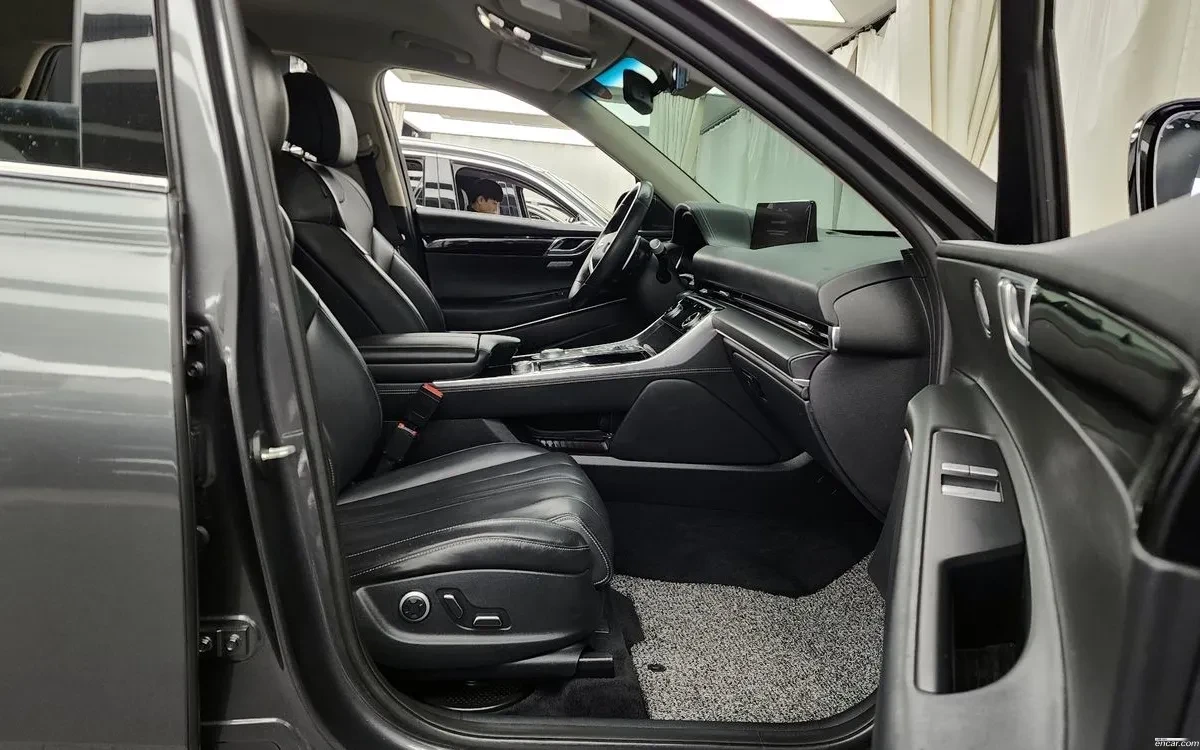 Genesis GV80 3.0 DIESEL * ОБДУХ * BLIND SPOT * DISTRONIC * 57K , снимка 11 - Автомобили и джипове - 55251081