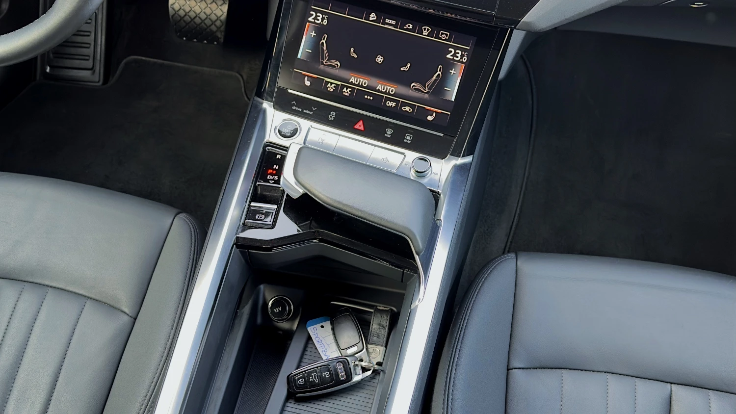 Audi E-Tron 55 SPORTBACK Head-up Keyless Cam360 Кожа Подгрев, снимка 13 - Автомобили и джипове - 55673497