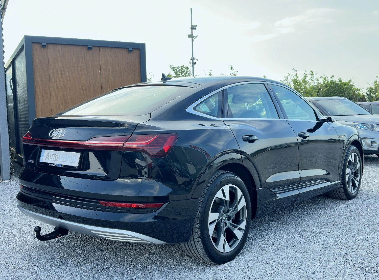Audi E-Tron 55 SPORTBACK Head-up Keyless Cam360 Кожа Подгрев, снимка 4 - Автомобили и джипове - 55673497