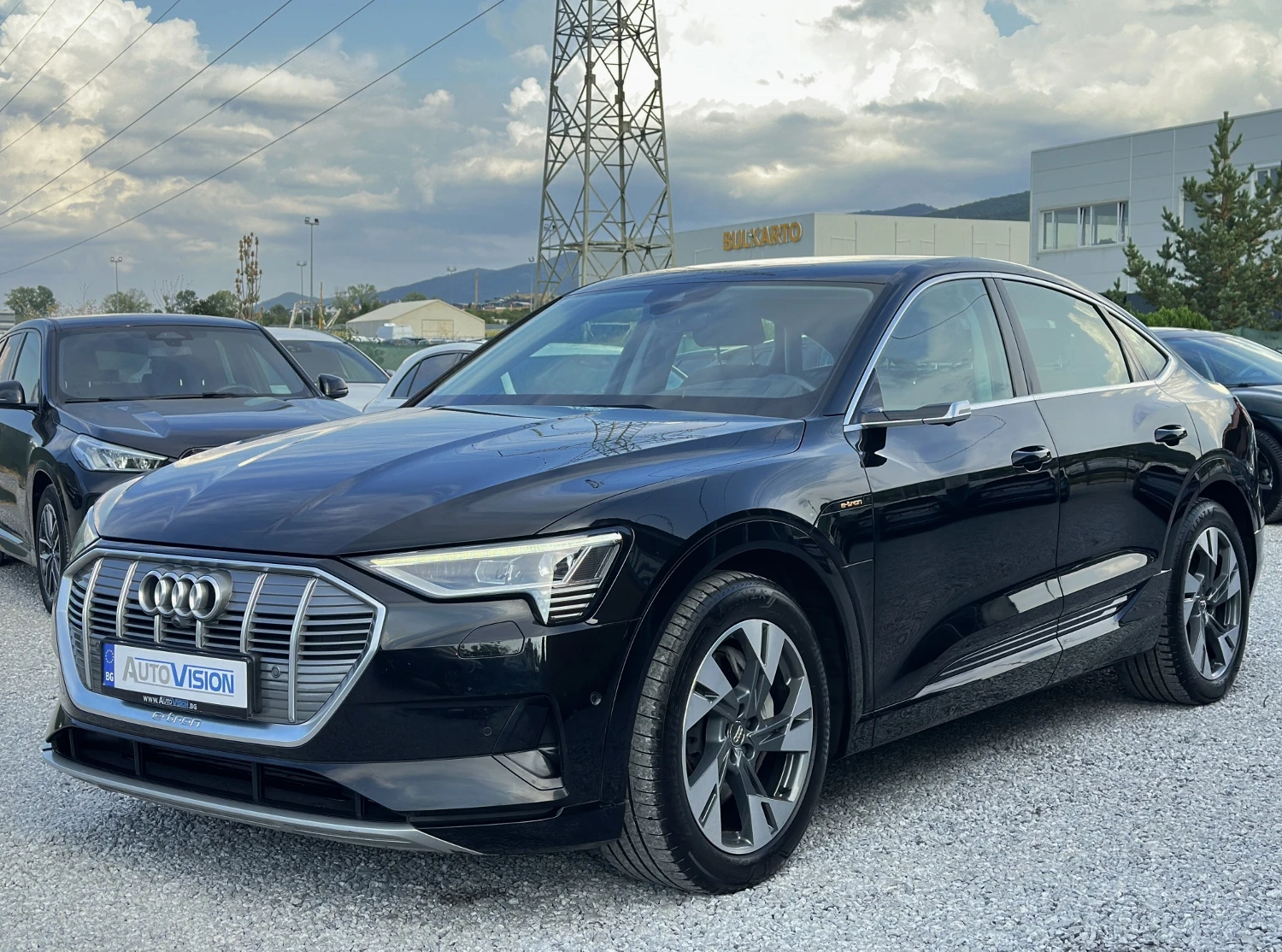 Audi E-Tron 55 SPORTBACK Head-up Keyless Cam360 Кожа Подгрев, снимка 3 - Автомобили и джипове - 55673497