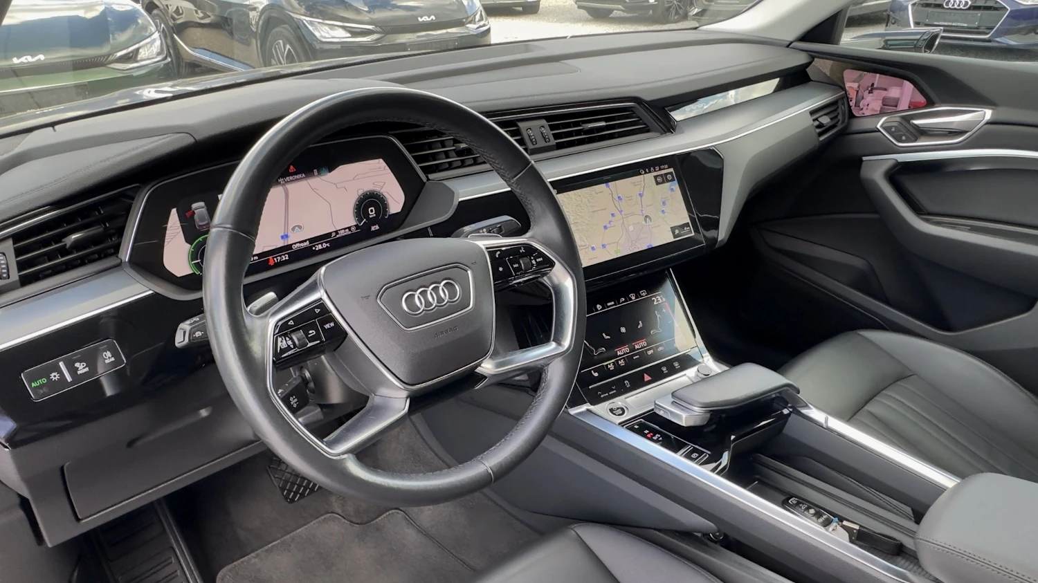 Audi E-Tron 55 SPORTBACK Head-up Keyless Cam360 Кожа Подгрев, снимка 7 - Автомобили и джипове - 55673497