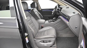 VW Touareg 3.0 TDI* ЕЛ. БАГАЖНИК* BLIND SPOT* ЛЮК* КРАЙНА ЦЕН, снимка 10
