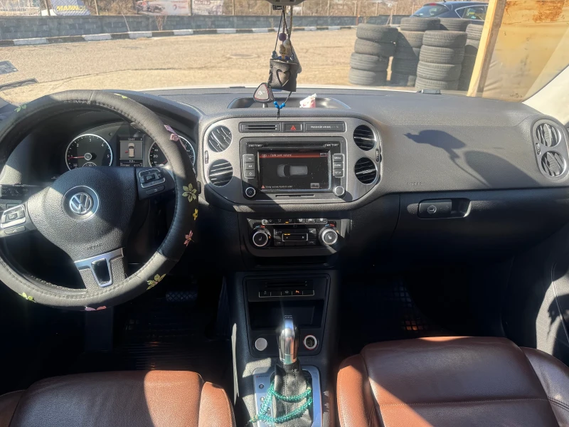 VW Tiguan, снимка 10 - Автомобили и джипове - 49394038