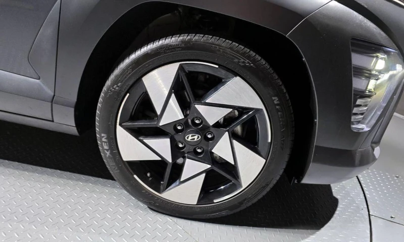 Hyundai Kona Gasoline 2.0 2WD Inspiration, снимка 5 - Автомобили и джипове - 52113378