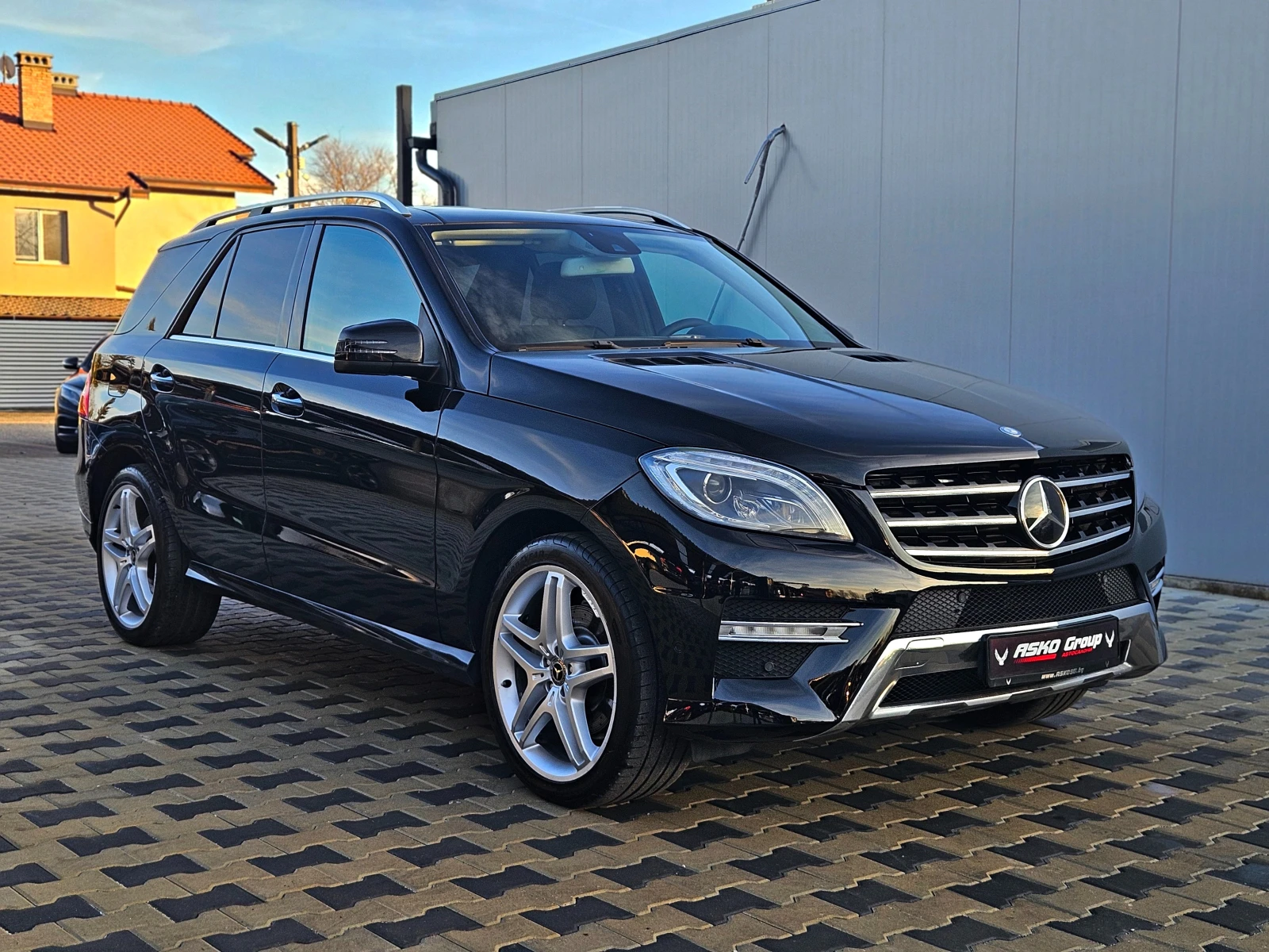 Mercedes-Benz ML 350 AMG/GERMANY/PANO/DISTR/CAMERA/ПОДГРЕВ/AIR/AMBI/LIZ - изображение 4