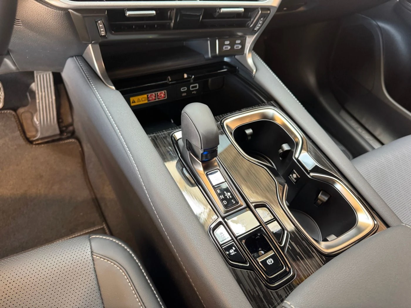 Lexus RX 450h plus НОВ!/EXECUTIVE/PHEV/ACC/PANO/360/4X4/137f - изображение 10