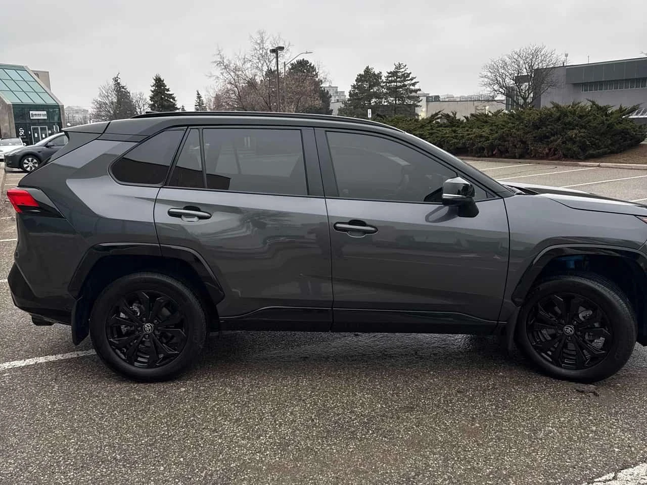 Toyota Rav4 * Hybrid XSE * ГРАФИТ* 2 КЛЮЧА* ПАНО* ПОДГРЕВ* , снимка 12 - Автомобили и джипове - 53921635