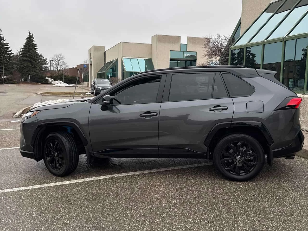 Toyota Rav4 * Hybrid XSE * ГРАФИТ* 2 КЛЮЧА* ПАНО* ПОДГРЕВ* , снимка 11 - Автомобили и джипове - 53921635