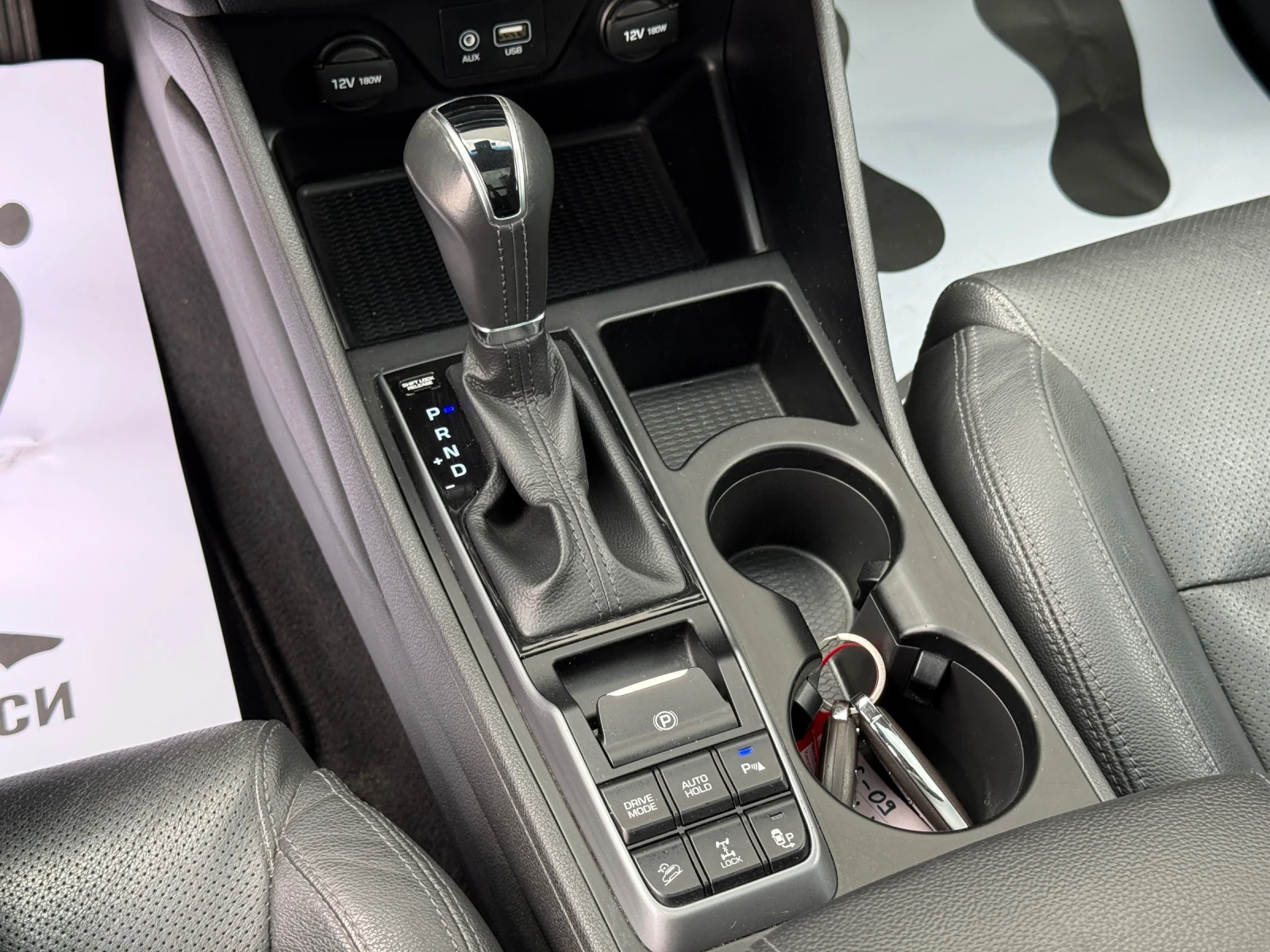 Hyundai Tucson 2.0CRDI-185к.с. 4WD !!!98000КМ СЕРВИЗНА ИСТОРИЯ!!!, снимка 14 - Автомобили и джипове - 53925357