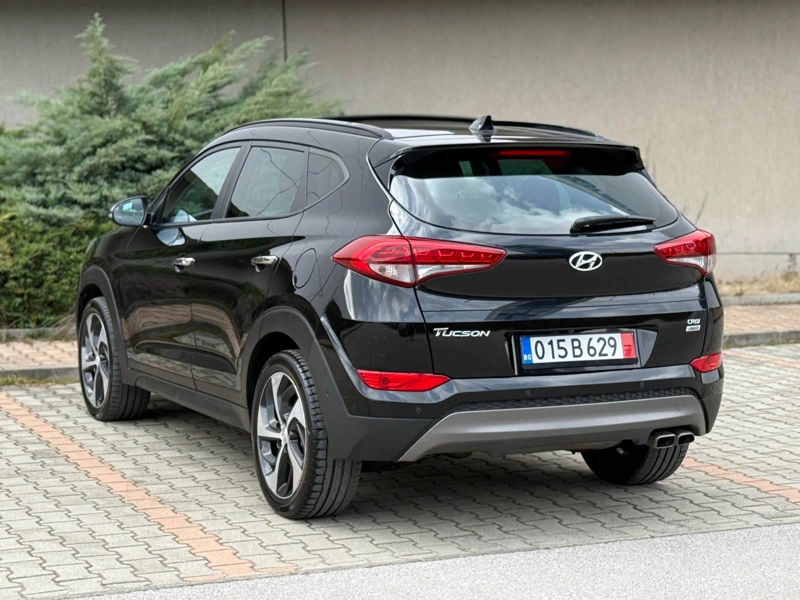 Hyundai Tucson 2.0CRDI-185к.с. 4WD !!!98000КМ СЕРВИЗНА ИСТОРИЯ!!!, снимка 3 - Автомобили и джипове - 53925357
