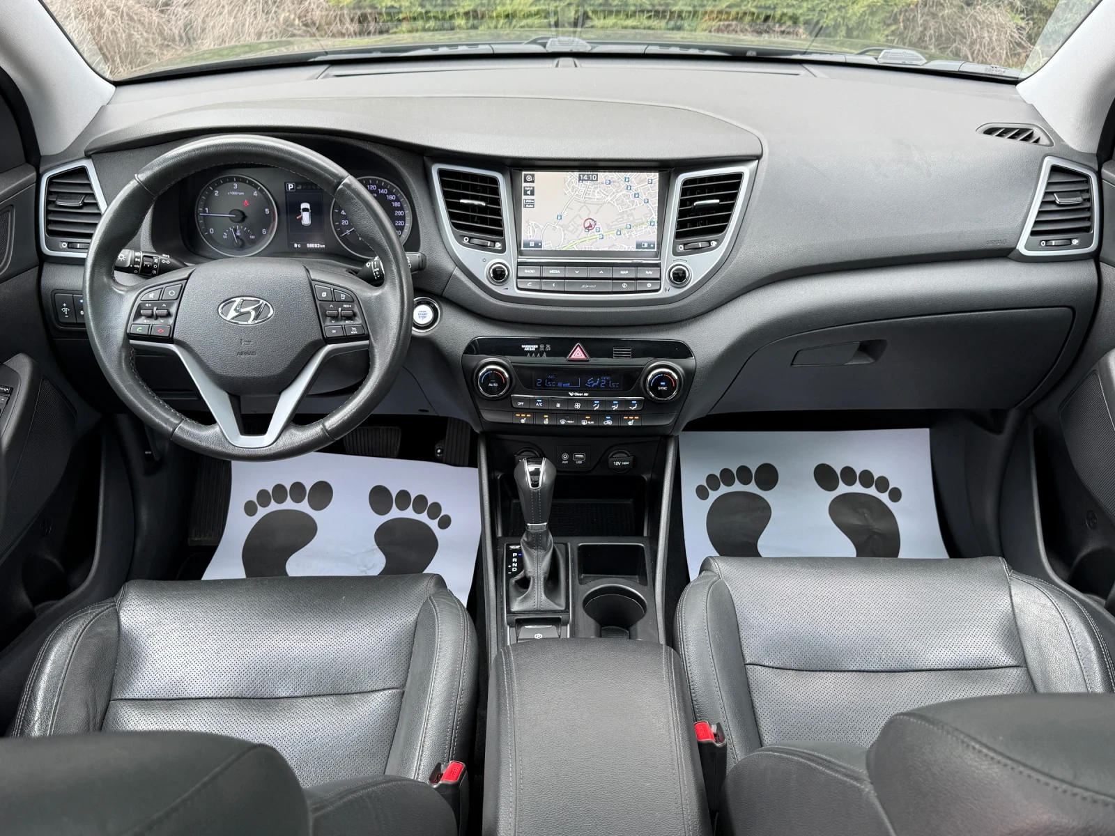 Hyundai Tucson 2.0CRDI-185к.с. 4WD !!!98000КМ СЕРВИЗНА ИСТОРИЯ!!!, снимка 11 - Автомобили и джипове - 53925357