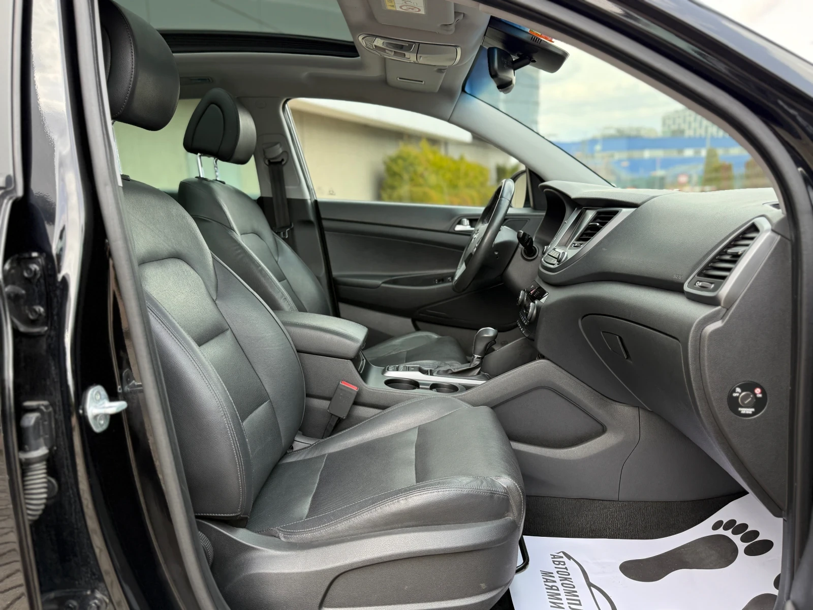 Hyundai Tucson 2.0CRDI-185к.с. 4WD !!!98000КМ СЕРВИЗНА ИСТОРИЯ!!!, снимка 7 - Автомобили и джипове - 53925357