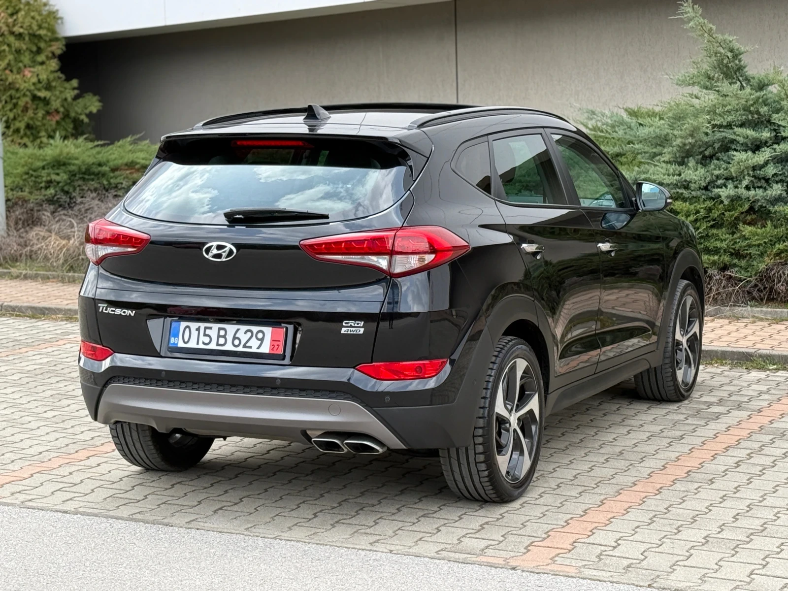 Hyundai Tucson 2.0CRDI-185к.с. 4WD !!!98000КМ СЕРВИЗНА ИСТОРИЯ!!!, снимка 4 - Автомобили и джипове - 53925357