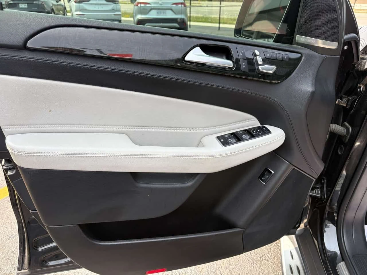 Mercedes-Benz GLE 43 AMG * CARFAX * Фиксирана цена до БГ * , снимка 9 - Автомобили и джипове - 54060157