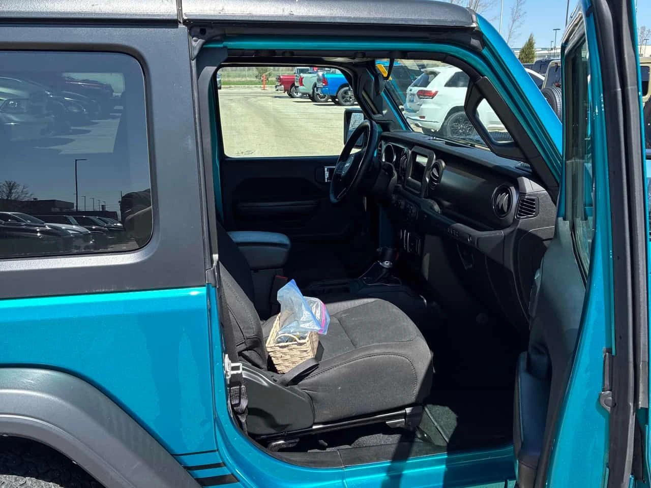 Jeep Wrangler * Sport S * ПОДГРЕВ* KEYLESS* , снимка 10 - Автомобили и джипове - 54295448