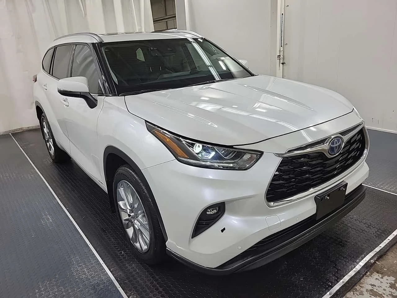Toyota Highlander HYBRID LIMITED| ОБДУХВАНЕ| ПАНО| HUD| 7 МЕСТА| , снимка 2 - Автомобили и джипове - 55278694