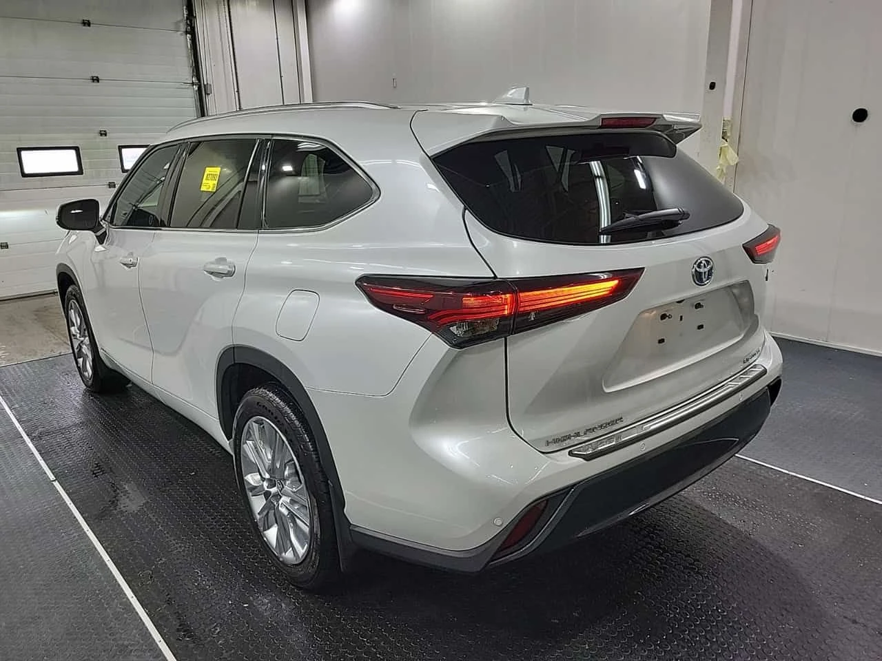 Toyota Highlander HYBRID LIMITED| ОБДУХВАНЕ| ПАНО| HUD| 7 МЕСТА| , снимка 4 - Автомобили и джипове - 55278694