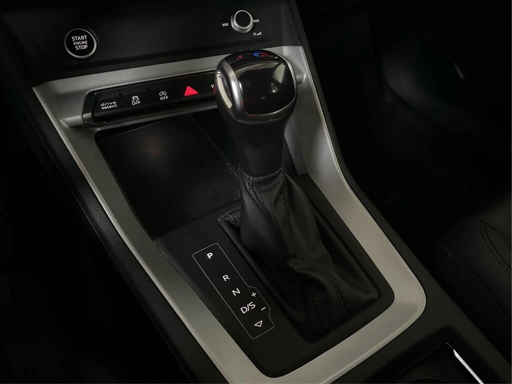 Audi Q3 45TFSI* DISTRONIC* ПАНОРАМА* КАМЕРА* КРАЙНА ЦЕНА, снимка 14 - Автомобили и джипове - 55405909