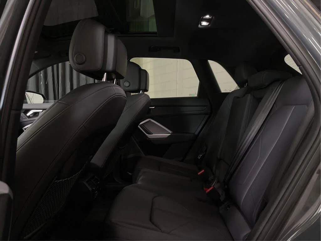 Audi Q3 45TFSI* DISTRONIC* ПАНОРАМА* КАМЕРА* КРАЙНА ЦЕНА, снимка 15 - Автомобили и джипове - 55405909
