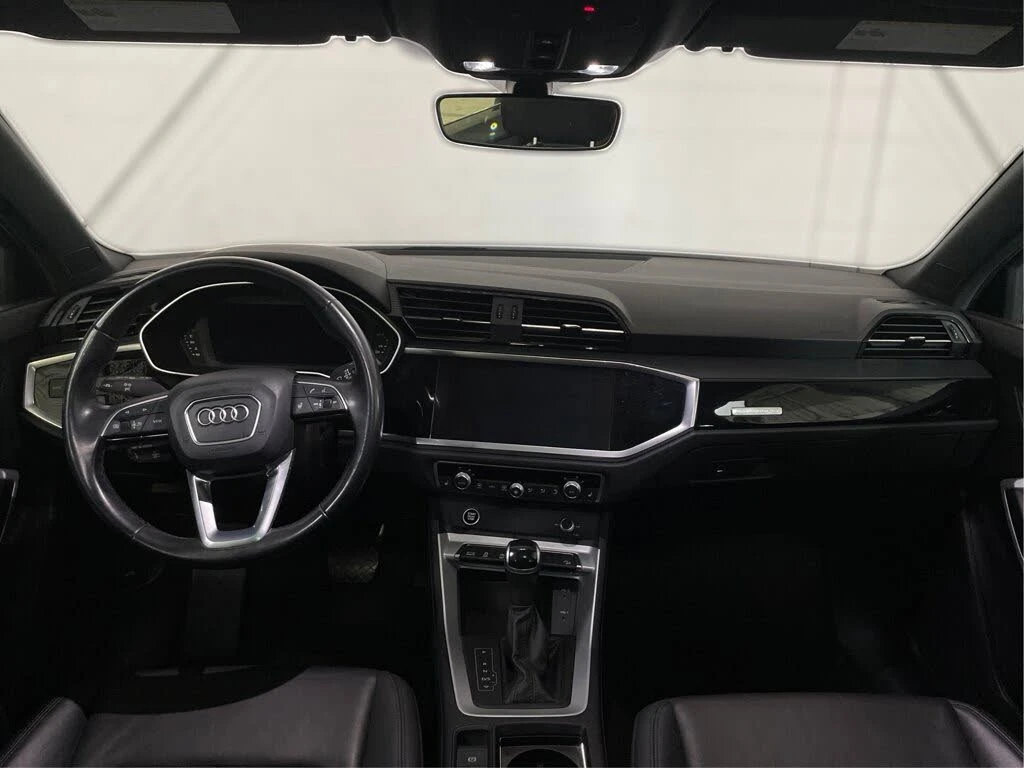 Audi Q3 45TFSI* DISTRONIC* ПАНОРАМА* КАМЕРА* КРАЙНА ЦЕНА, снимка 9 - Автомобили и джипове - 55405909