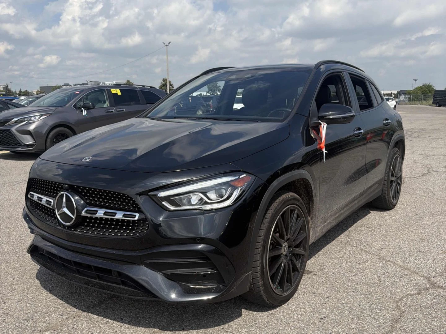 Mercedes-Benz GLA 250 AMG-pkg* Night-pkg* Keyless* CarPlay* Camera* Ambi