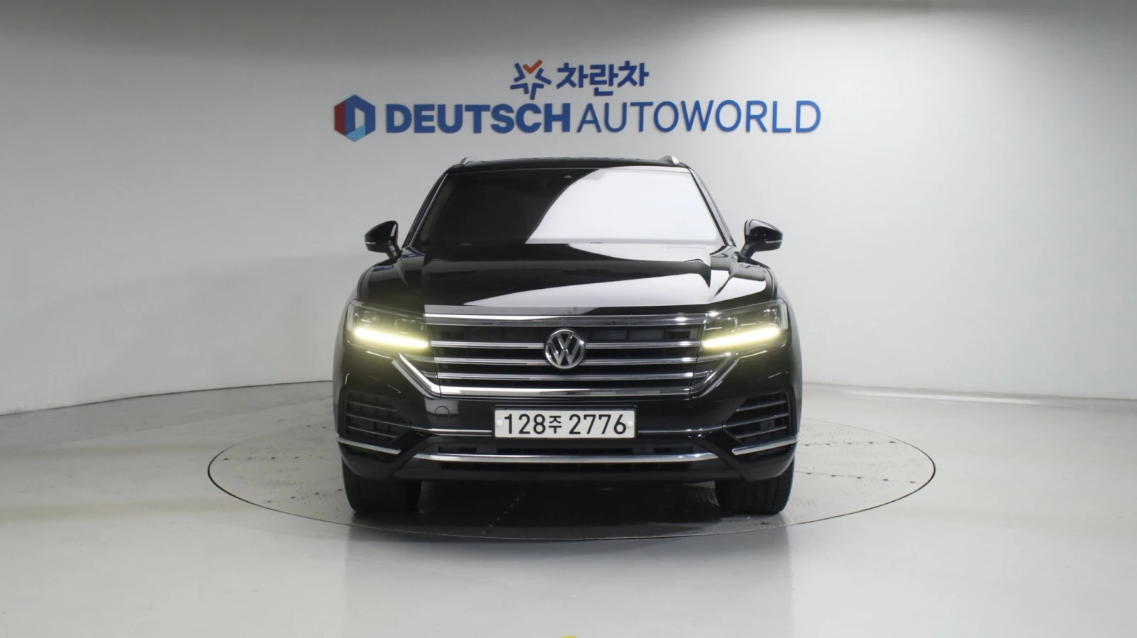 VW Touareg 3.0 TDI* ЕЛ. БАГАЖНИК* BLIND SPOT* ЛЮК* КРАЙНА ЦЕН, снимка 3 - Автомобили и джипове - 55983962