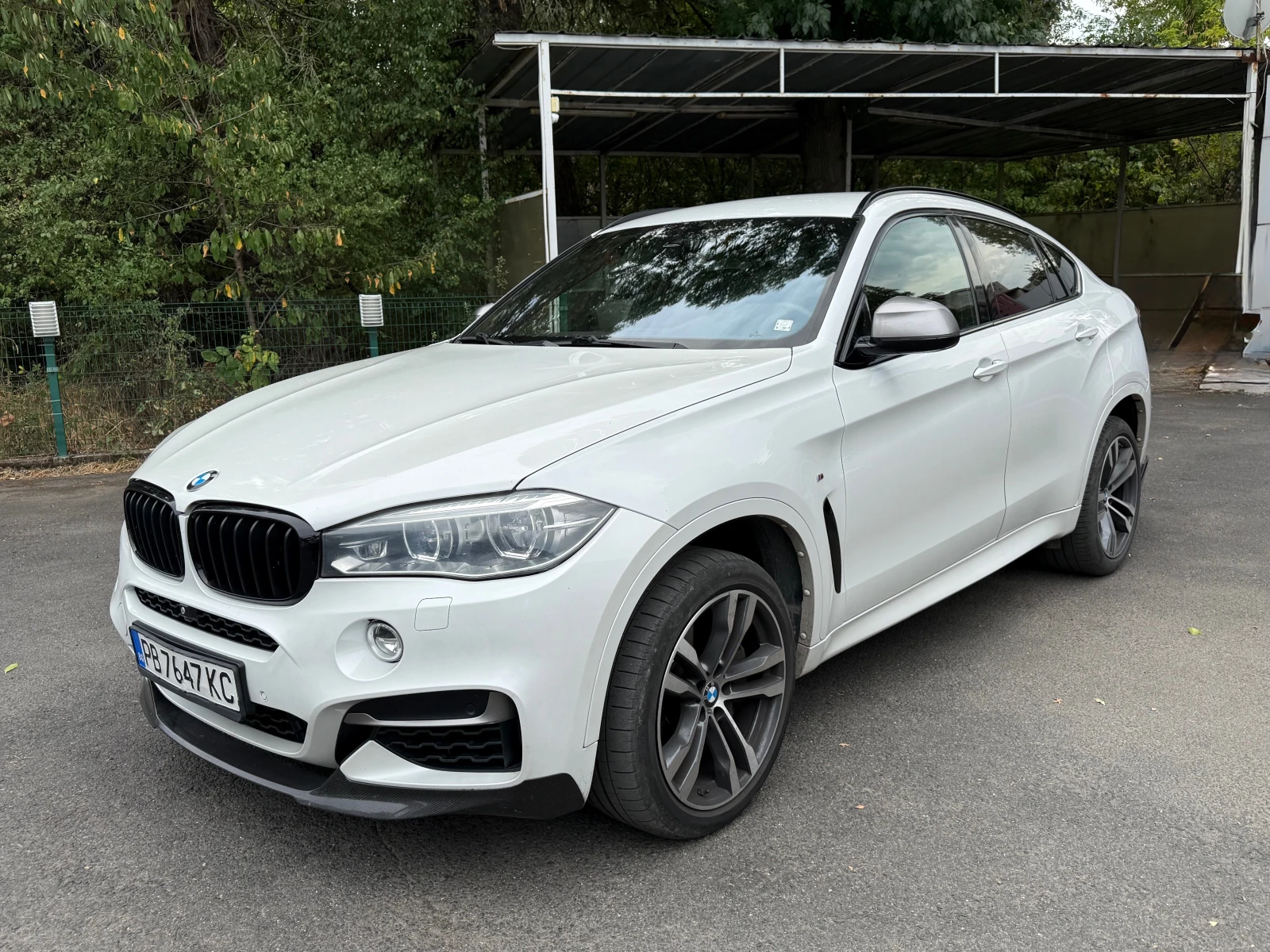 BMW X6 M50-D= X DRIVE= FULL= CARBON= MPERFORMANCE, снимка 2 - Автомобили и джипове - 56177107