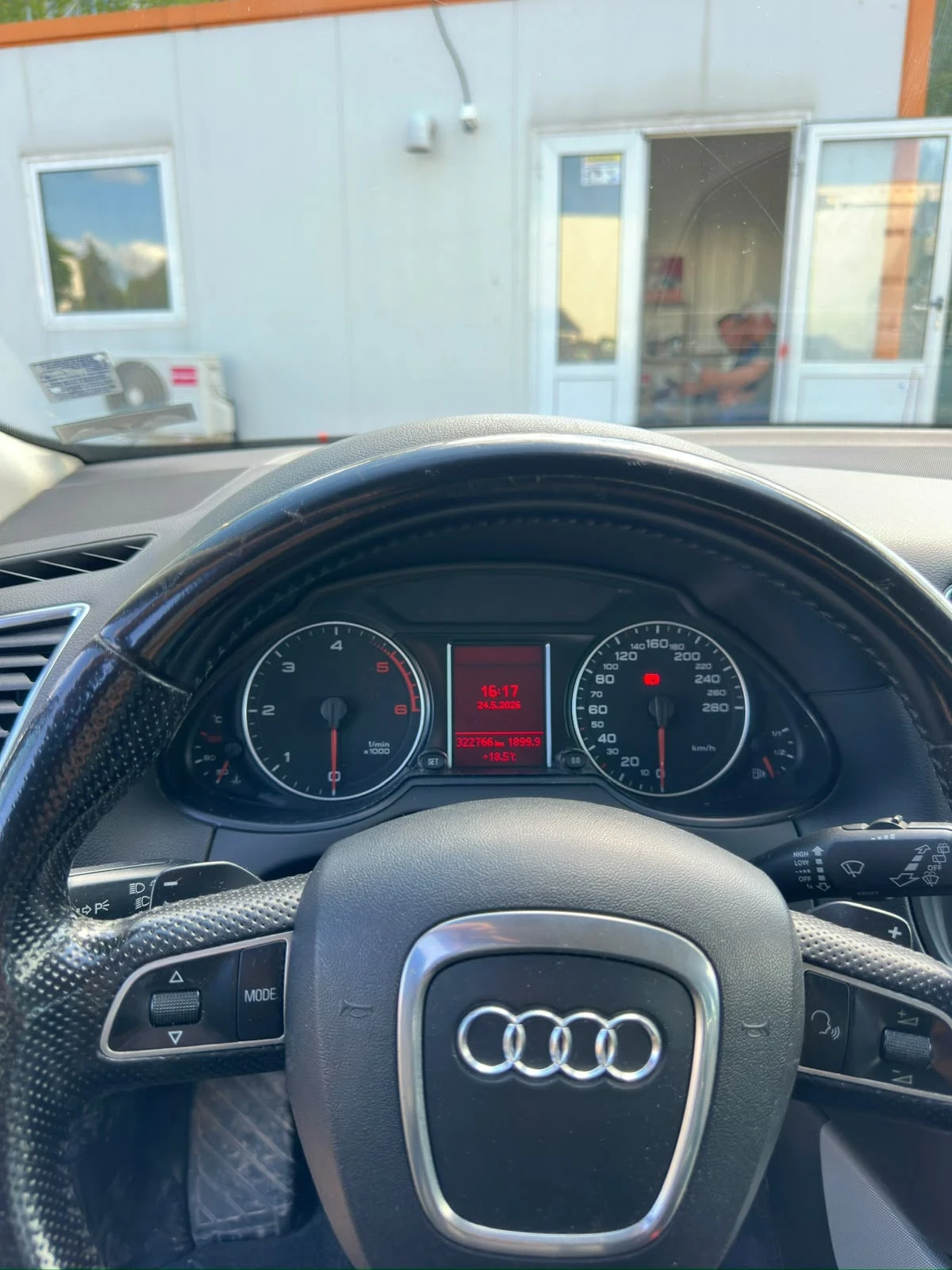 Audi Q5 Джип, снимка 6 - Автомобили и джипове - 56439873