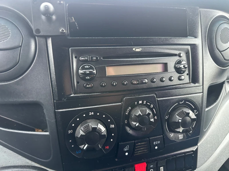 Iveco Daily 50C18!3.0!ДО 3.5т!ДВ.ГУМА!ДВ.КАБИНА!, снимка 13 - Бусове и автобуси - 50312391