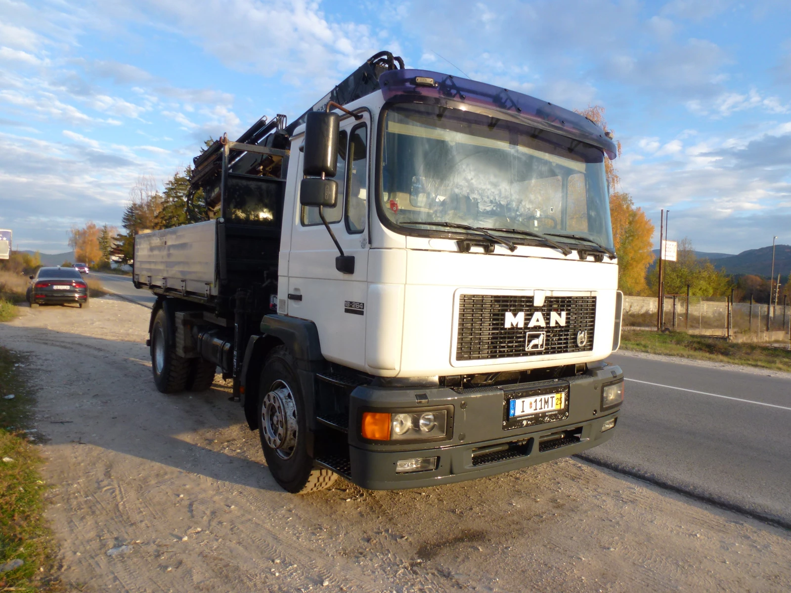 Man 18 264 | Mobile.bg   2