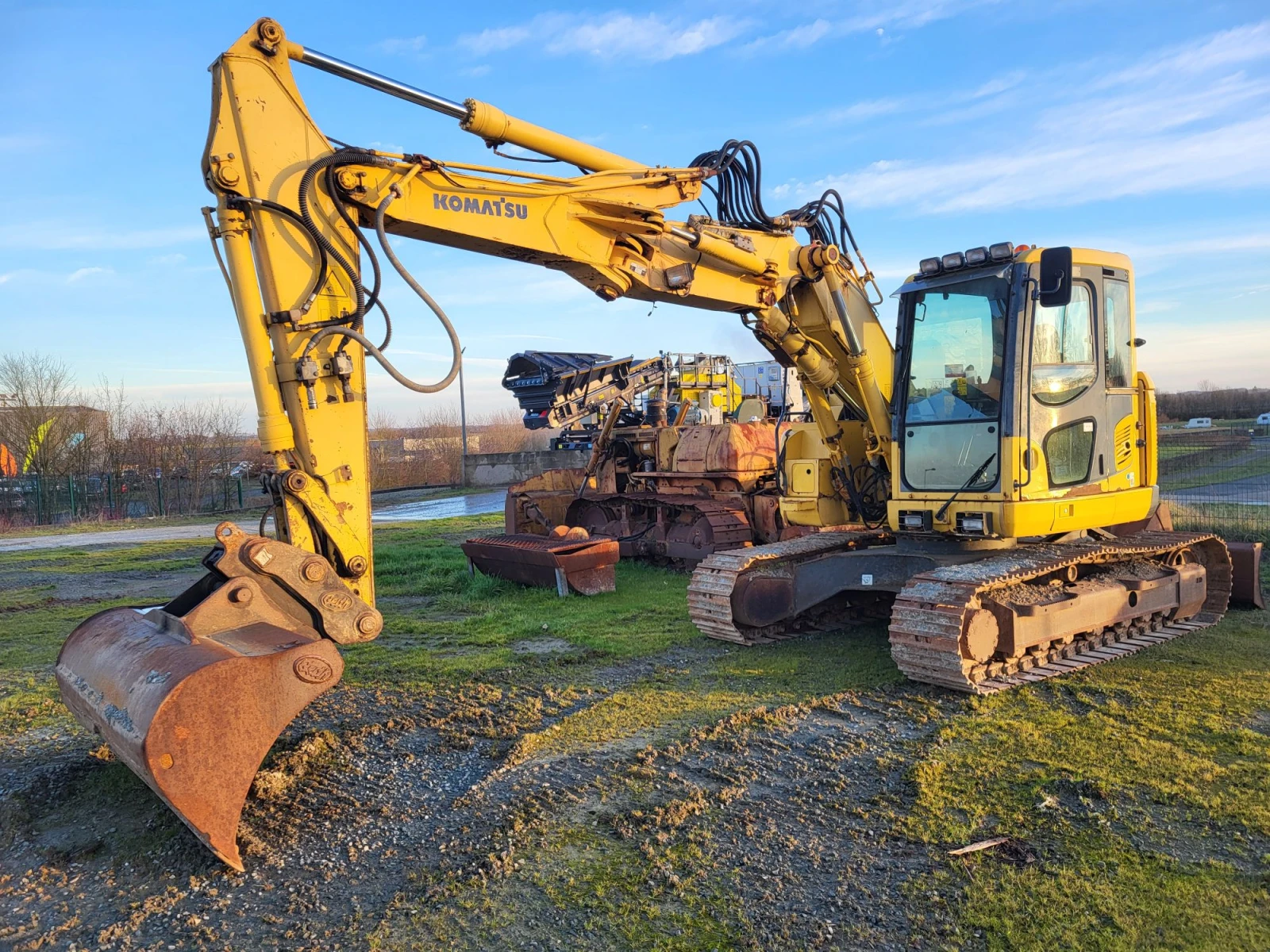 Багер Komatsu PC138US-11