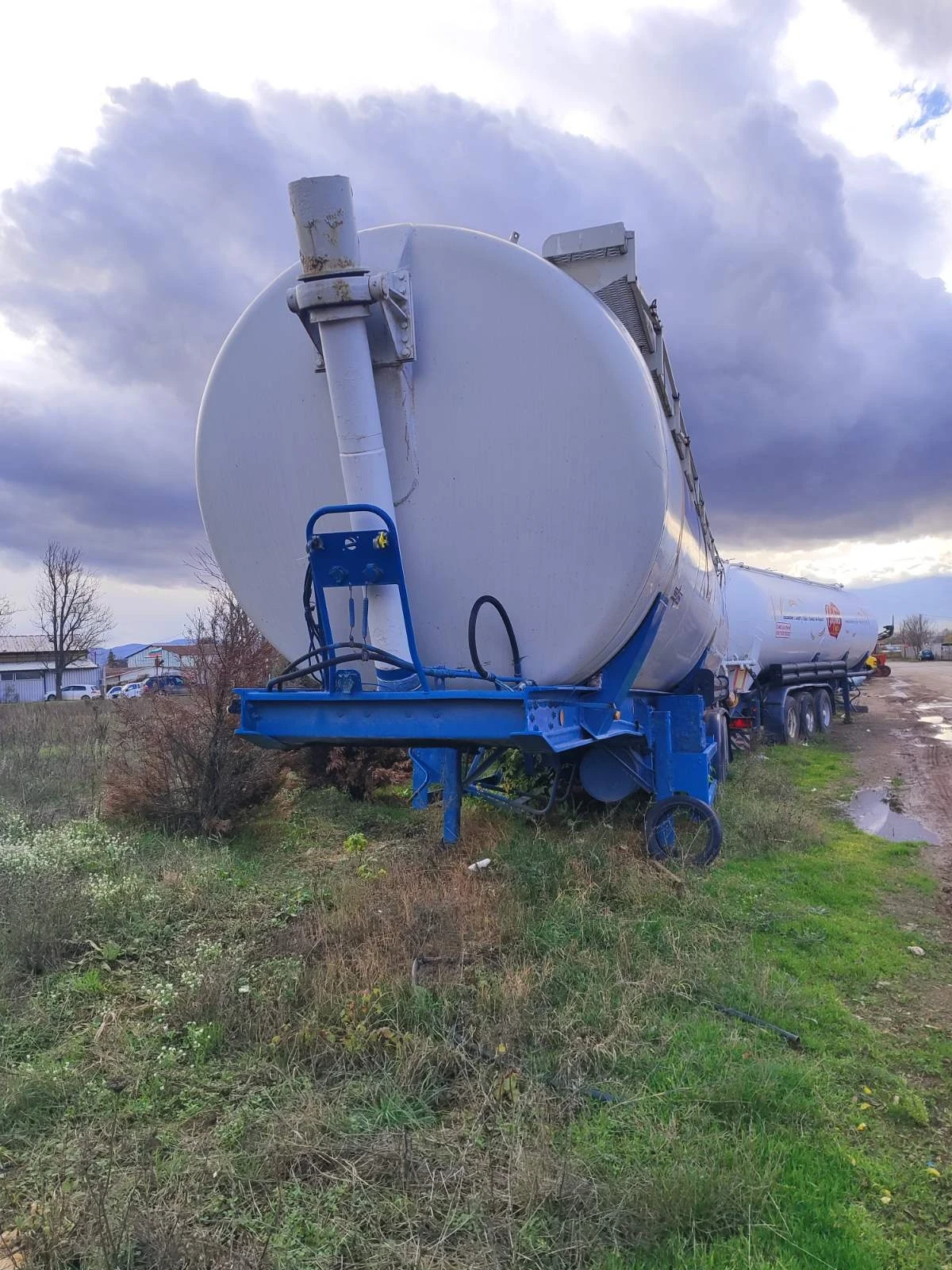  Spitzer | Mobile.bg   5