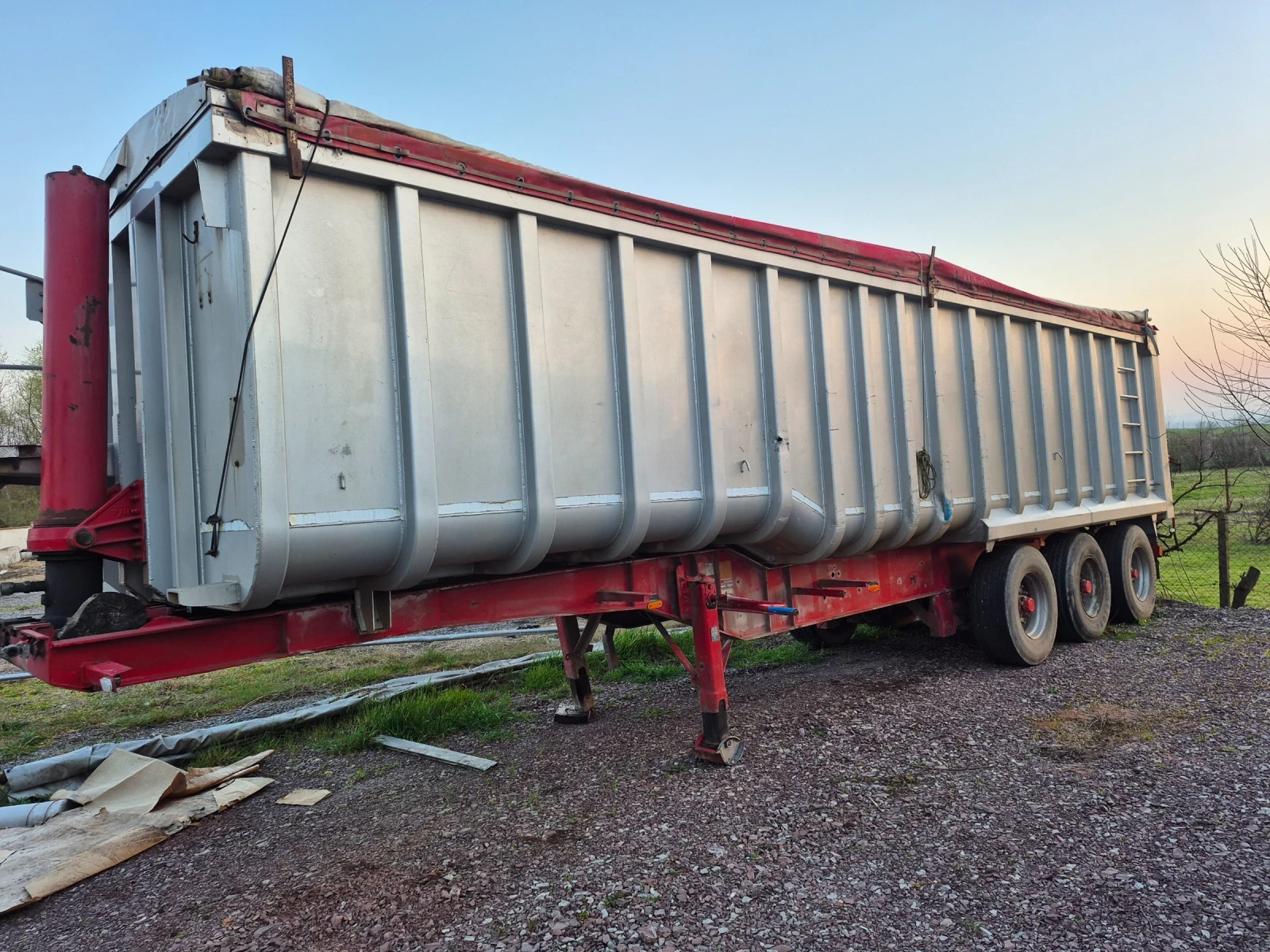 Полуремарке Fruehauf, снимка 3 - Ремаркета - 54546414