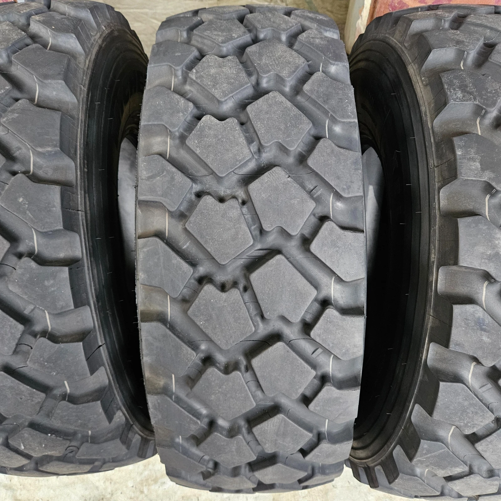 ���� 355/80R20 | Mobile.bg � ����������� 2