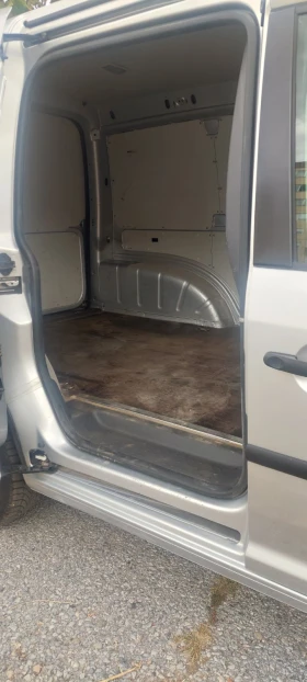 VW Caddy 1.6 TDI   клима, снимка 10