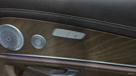 Mercedes-Benz E 300 4MATIC HYBRID* 360* BURMESTR* МАСАЖ* ДИСТРО* ОБДУХ, снимка 14