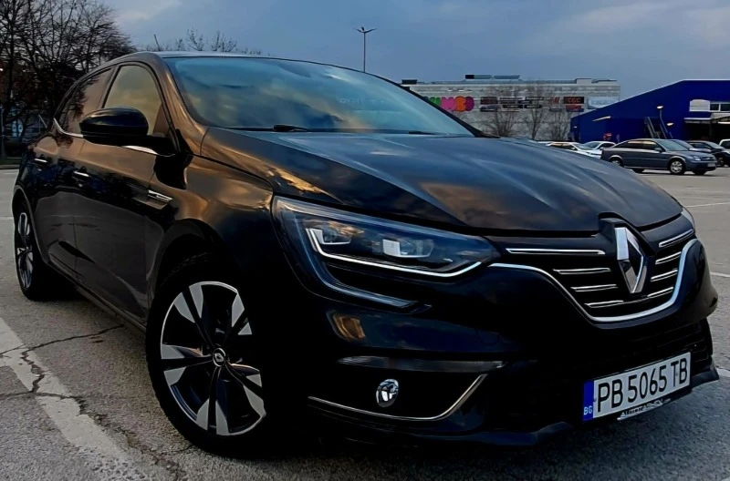 Renault Megane 1.3 TCE, снимка 2 - Автомобили и джипове - 44357059