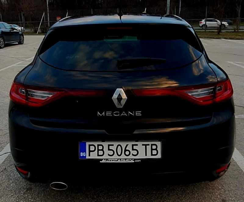 Renault Megane 1.3 TCE, снимка 5 - Автомобили и джипове - 44357059